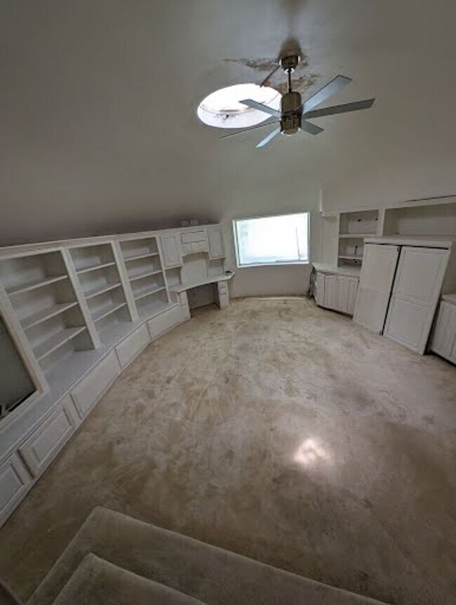 Building Photo - Large Underground House with indoor pool n...