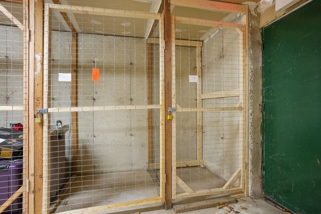 Building Photo - 8 Quarry Cor