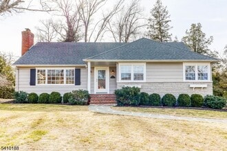 Building Photo - 11 Wordsworth Rd