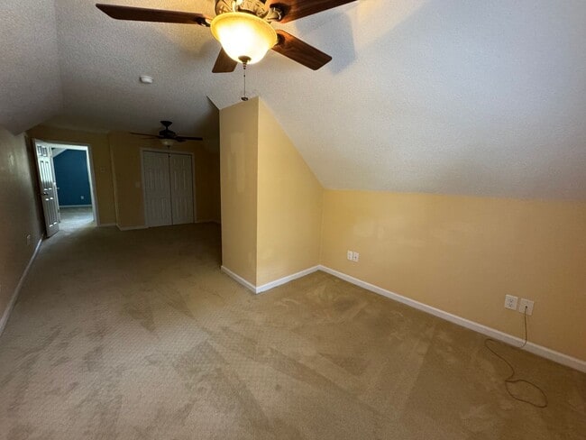 Building Photo - Large 3/2 House off Kingston Hwy- $2,195