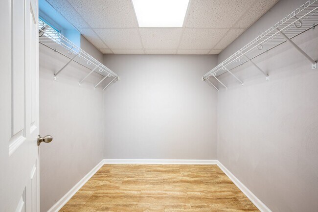 Building Photo - Rutrough Road