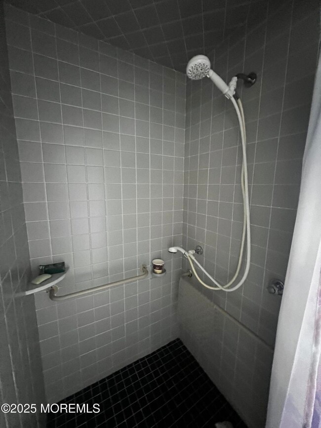 Building Photo - 540 Wall St