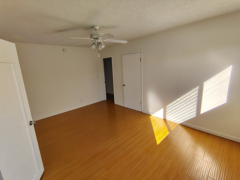 Building Photo - 7920 Selma Ave