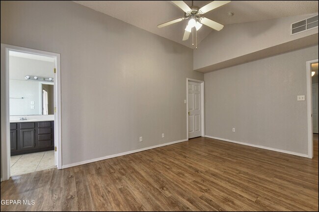 Building Photo - 3057 Tierra Mina Dr