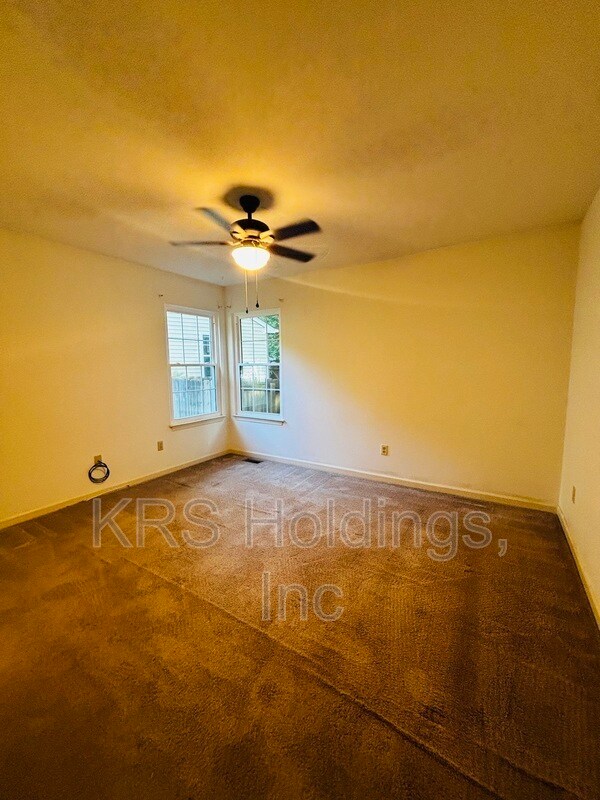 Building Photo - 3320 Pinecrest Cir
