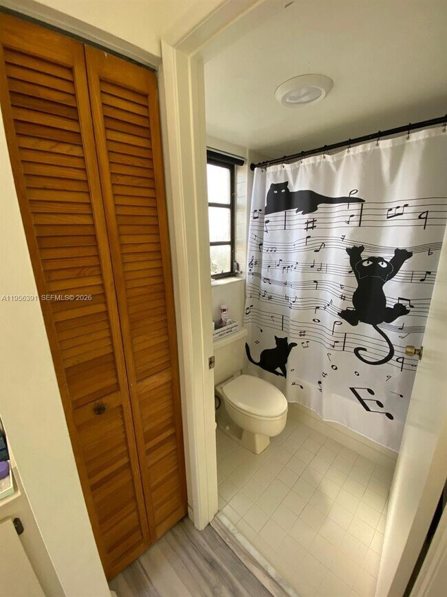 Building Photo - 9070 SW 125th Ave