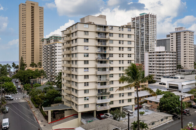 Building Photo - Liliuokalani Plaza