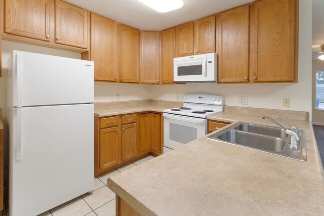 Building Photo - 108 N Gray Ave