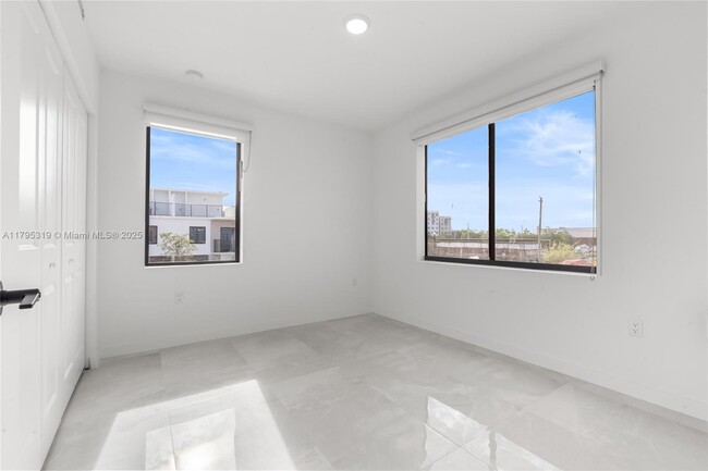 Building Photo - 14530 SW 261st Terrace