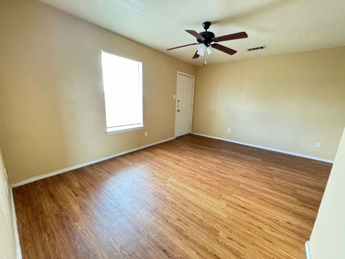 Building Photo - 1601 Cedarhill Dr