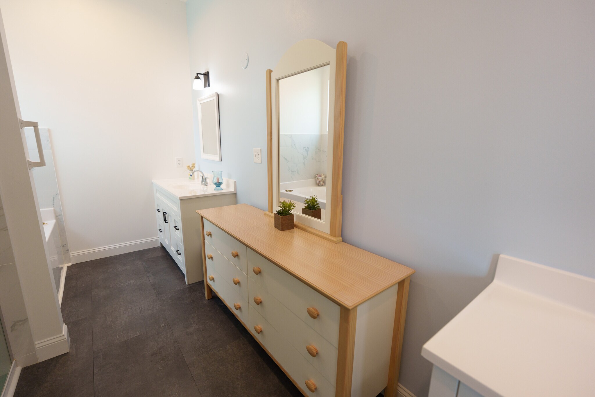 Building Photo - 60 Madison Dr