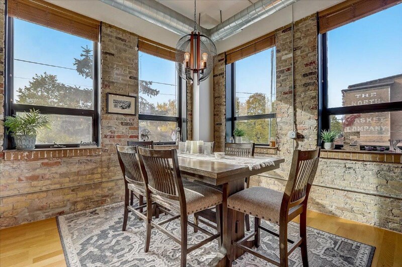 Building Photo - 1701 NE Madison St