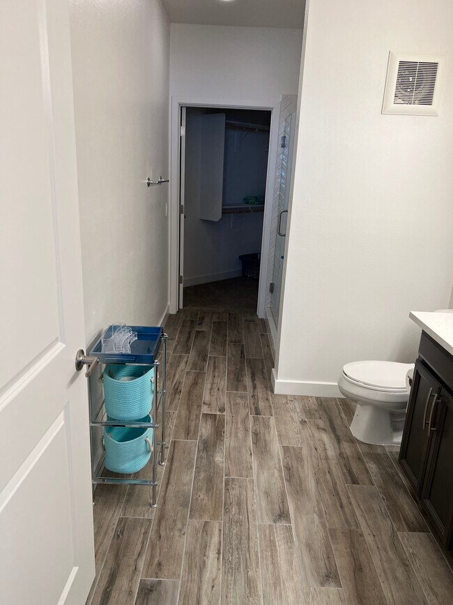 Building Photo - 2511 W Queen Creek Rd