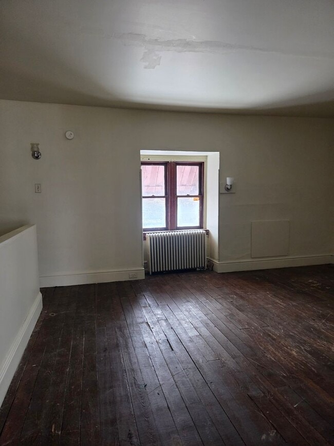 Building Photo - 28 S Hartley St