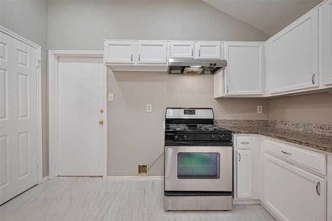 Building Photo - 2339 Loyanne Dr
