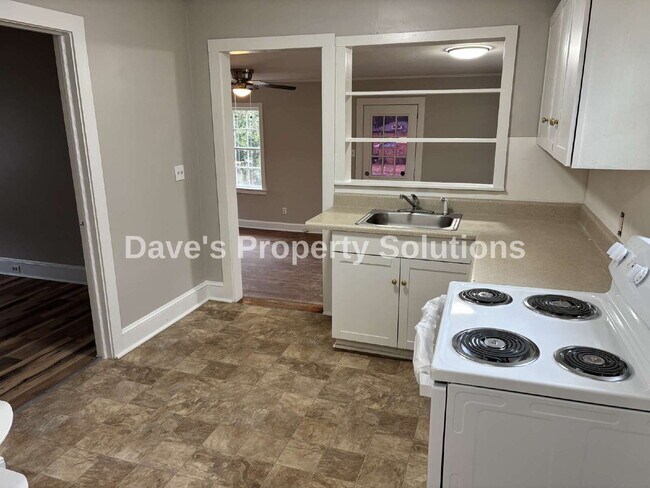 Building Photo - Fresh & Inviting! Refreshed 3-Bedroom Home in Winston-Salem
