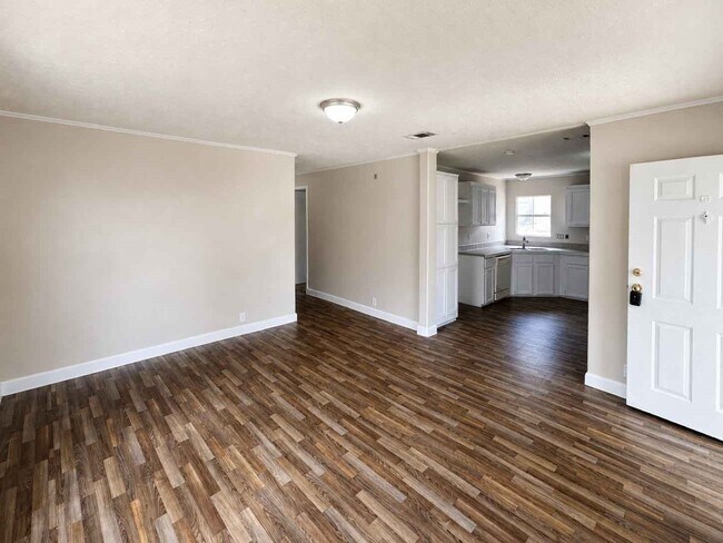 Building Photo - 11919 Kingslake Forest Dr