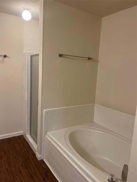 Building Photo - 302 Inverness Dr