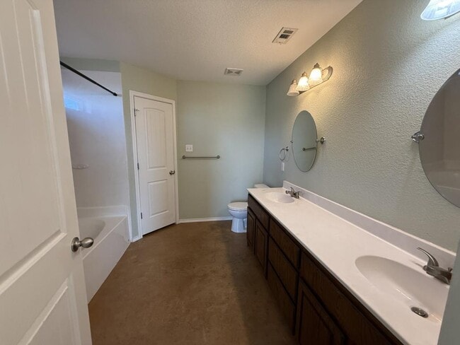 Building Photo - 3202 Rockwall Dr