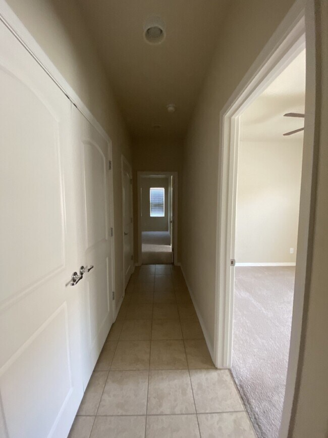 Building Photo - 3533 S Washington St