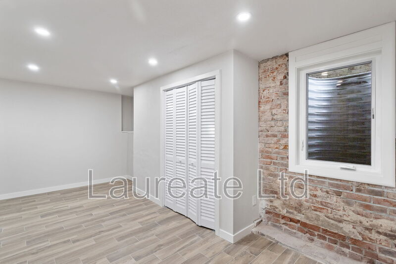 Building Photo - 1058 N Pearl St