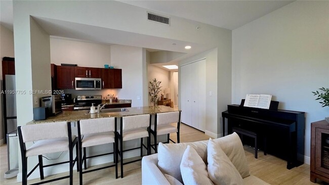 Building Photo - 20000 E Country Club Dr