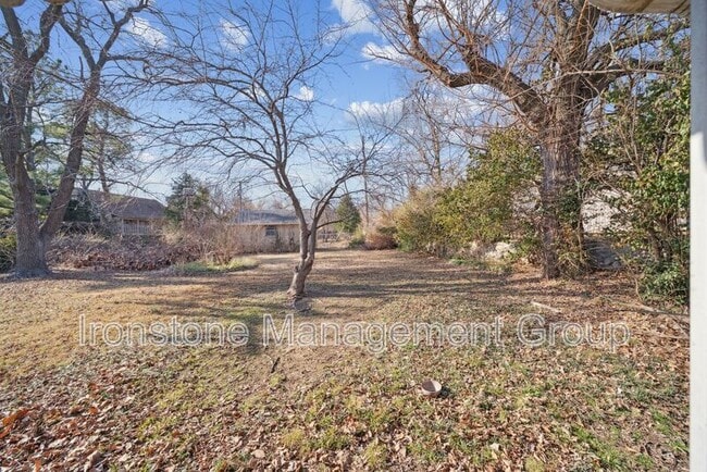 Building Photo - 5822 E 35th St