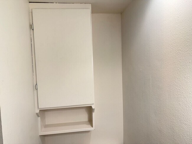 Building Photo - Charming 1-bedroom, 1-bath apartment in the Santa Clara area!