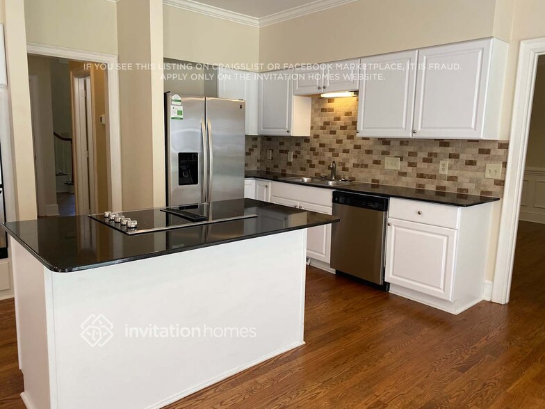 Building Photo - 9220 Tillot Dr
