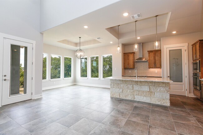 Building Photo - 1314 Clayton Nolen Dr