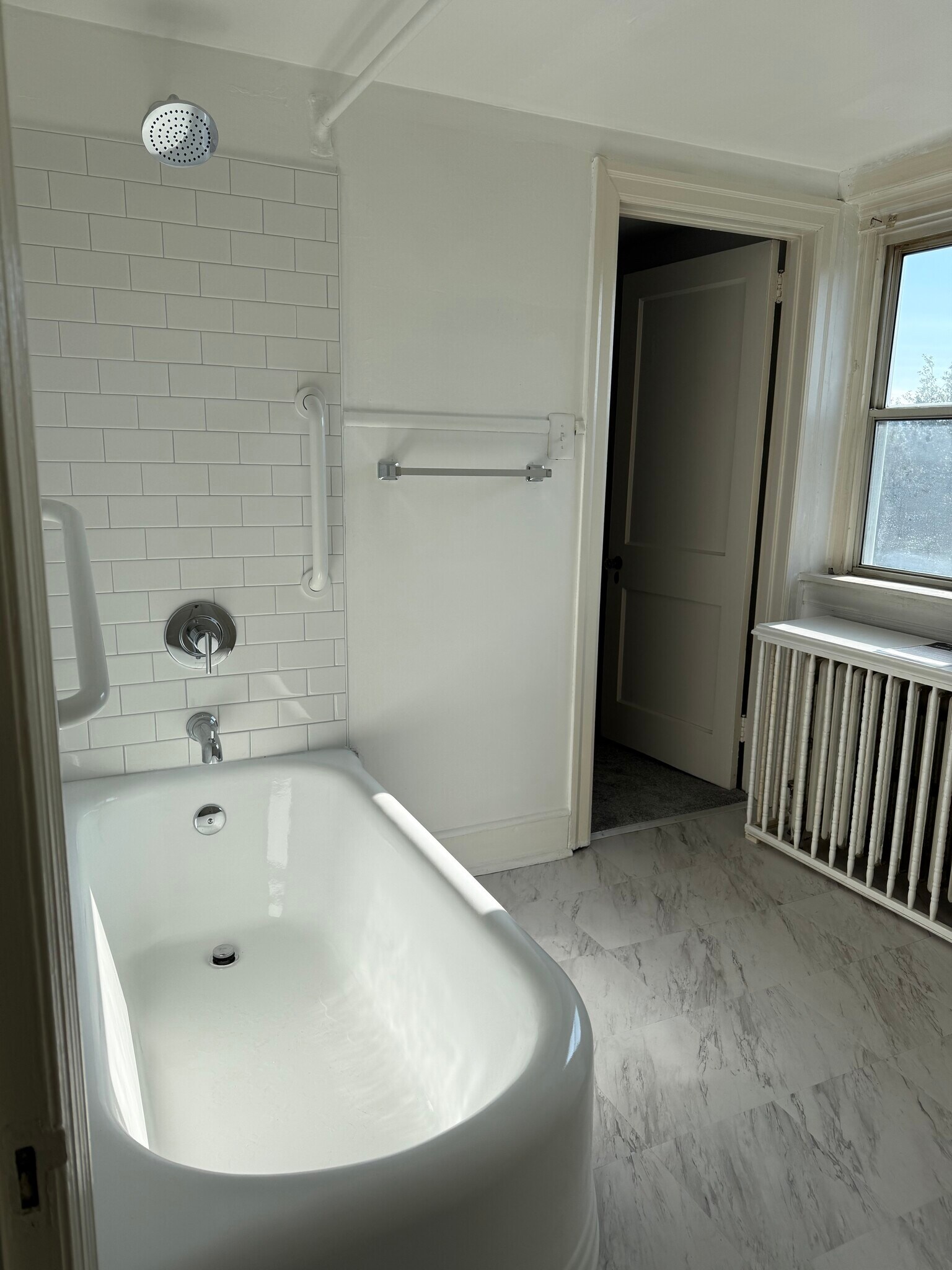 Building Photo - 700 Hedgerow Dr