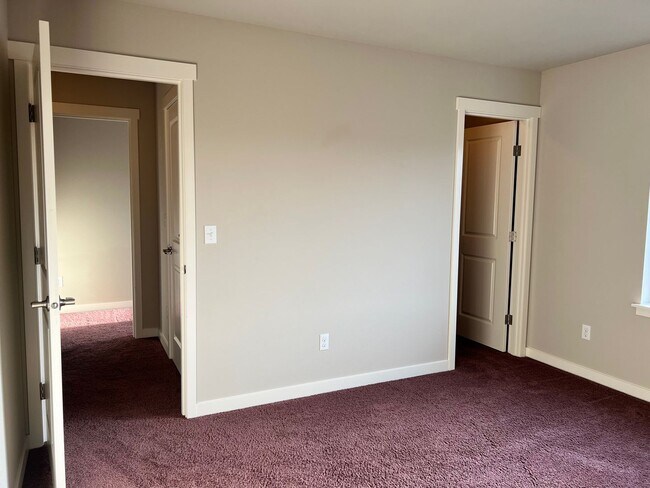 Building Photo - 3bed/2.5bath with Lofted Space at Harbor Crossing!