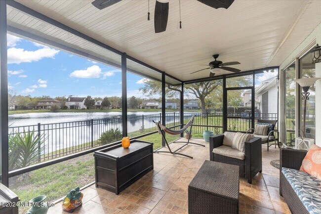 Building Photo - 1687 Majestic View Ln