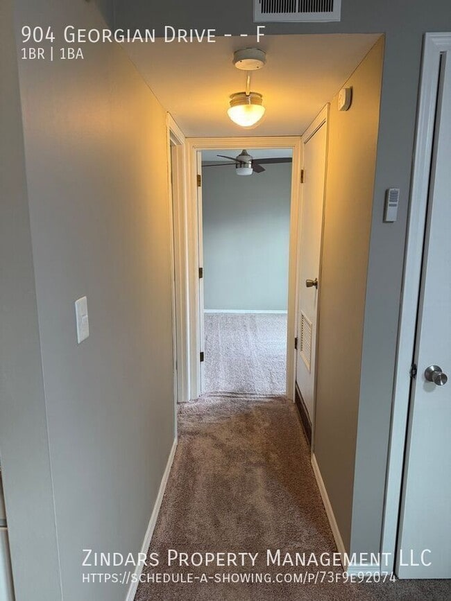 Building Photo - 904 Georgian Dr