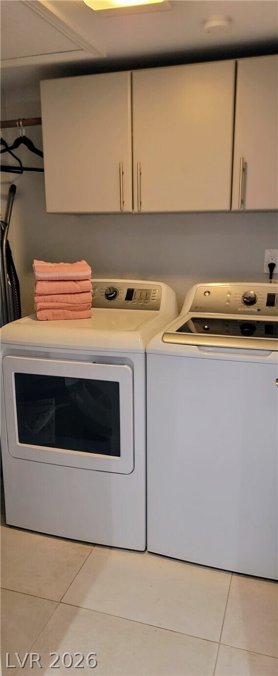 Building Photo - 3327 Seminole Cir