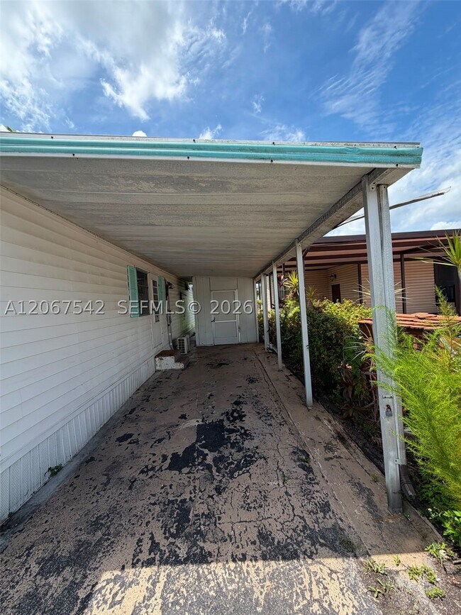 Building Photo - 8508 SW 16th St
