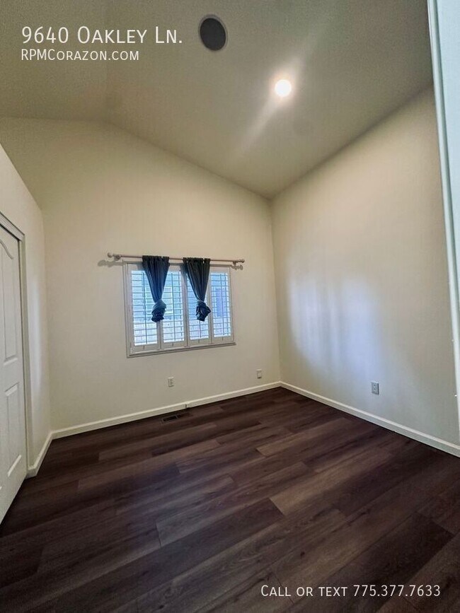 Building Photo - 9640 Oakley Ln