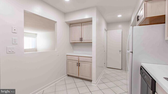 Building Photo - 29 Stonehenge Cir
