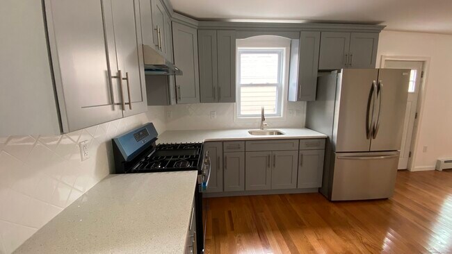 Building Photo - 48 Britton Ave
