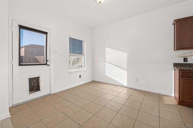 Building Photo - 20807 Echo Manor Dr