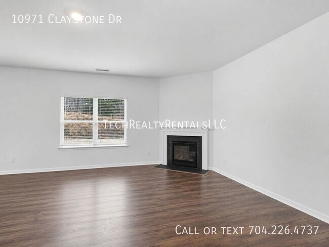 Building Photo - 10971 Claystone Dr