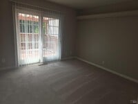 Building Photo - 3013 Devita Dr