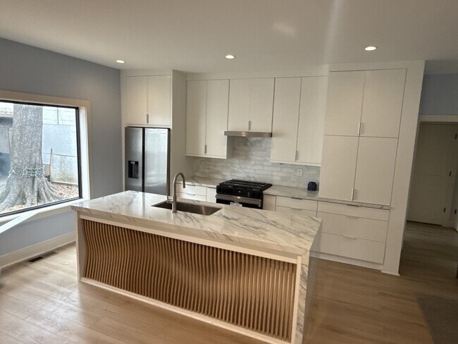 Building Photo - 1073 Hemphill Ave NW