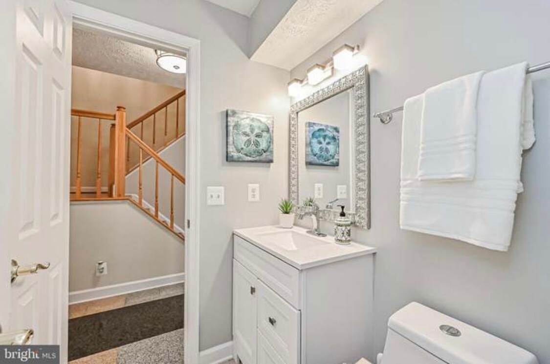 Building Photo - 12001 Ridge Knoll Dr