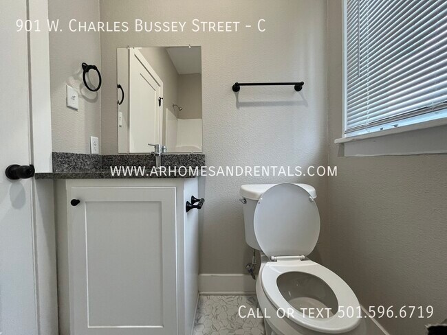 Building Photo - 901 W Charles Bussey Ave