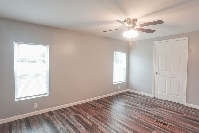 Building Photo - 55 Peachtree Dr