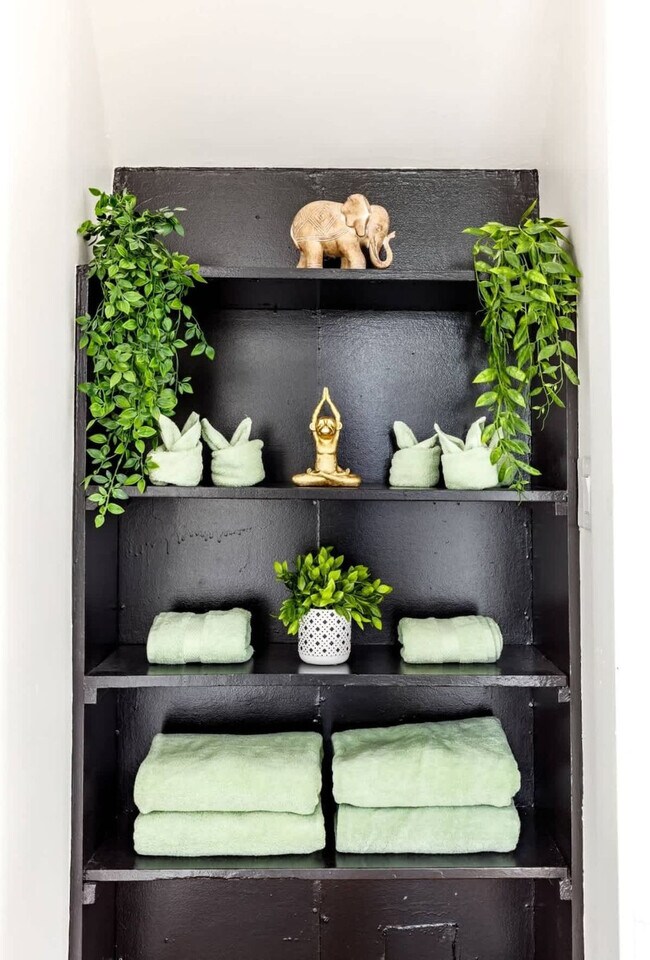 Building Photo - 575 1/2 City Park Avenue-SI ID1265634P