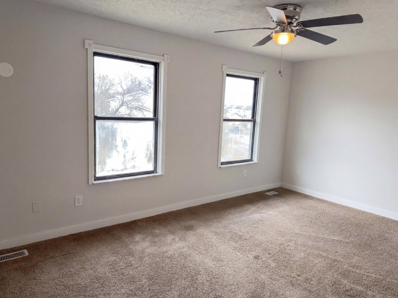 Building Photo - 6288 Fence Row Ln