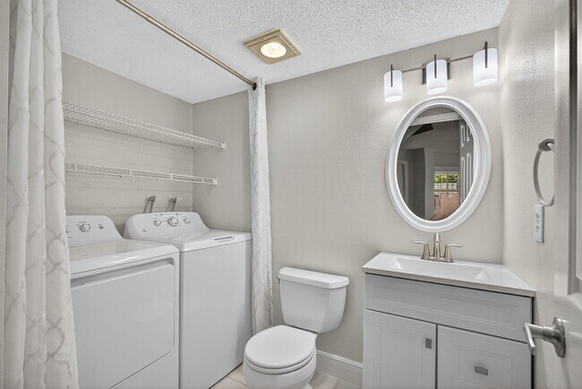 Building Photo - 246 Seabreeze Cir