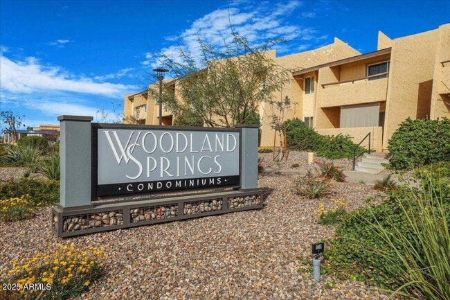 Building Photo - Pleasant 2b/2ba Condo in Wonderful South S...